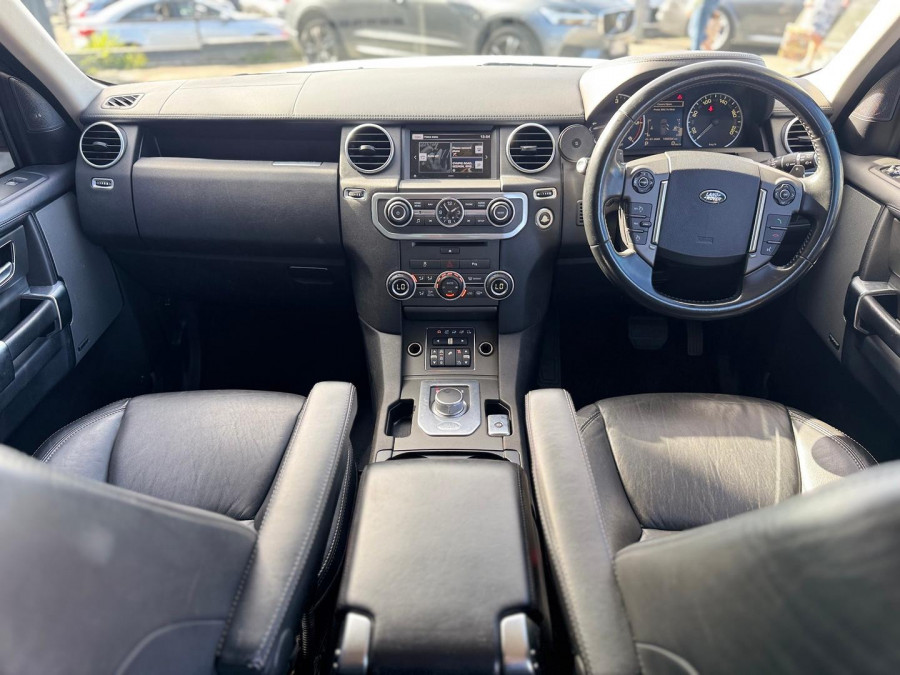 2015 Land Rover Discovery Series 4 SDV6 HSE SUV Image 12