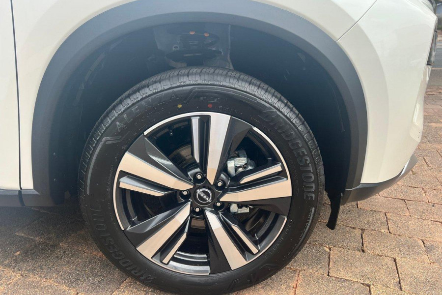 2024 MY25 Nissan X-Trail T33 Ti-L SUV Image 9
