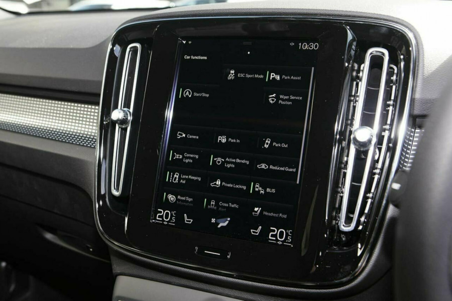 2019 Volvo XC40 T5 R-Design Suv Image 16