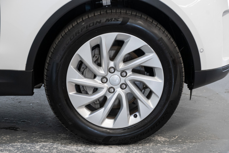 2023 Land Rover Discovery Series 5 D300 S SUV Image 6