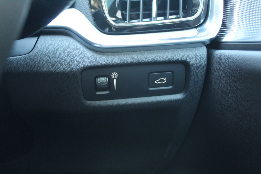 2020 Volvo V60 F-Series T5 Inscription Wagon Image 15