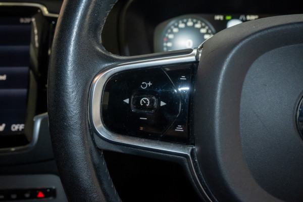2015 MY16 Volvo XC90 L Series T6 Inscription SUV image 14