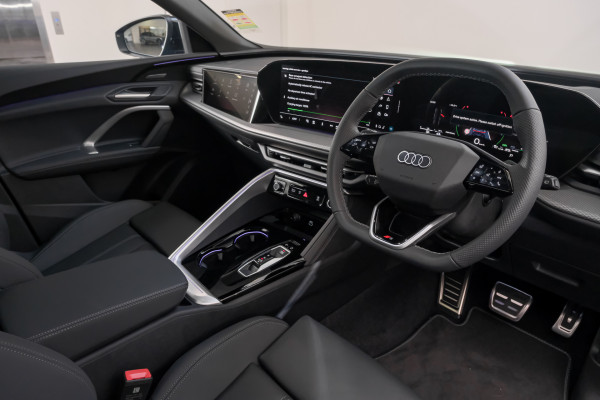 2026 Audi Q5 e-hybrid 270kW SUV image 7