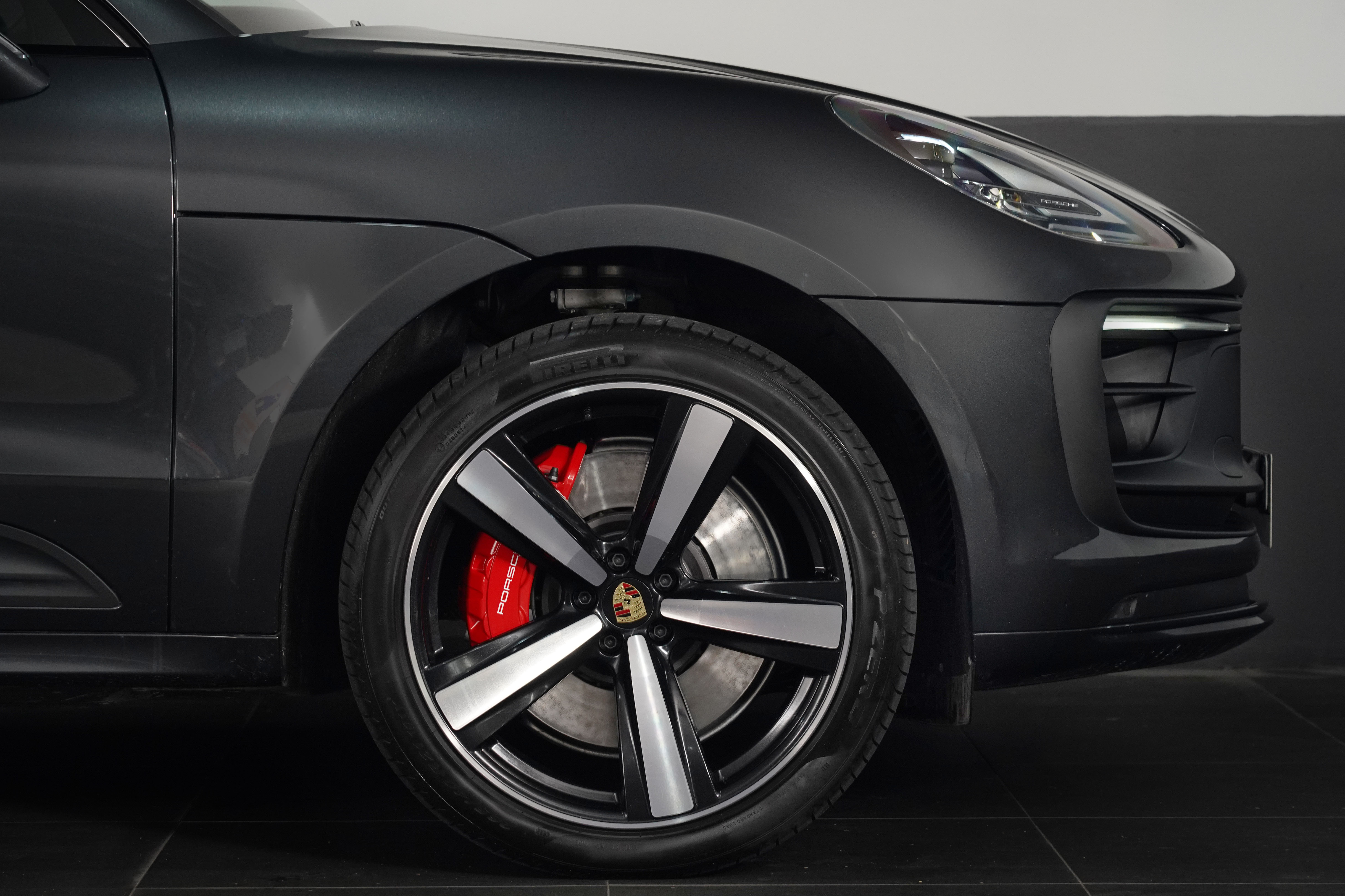 2023 Porsche Macan Gts Wagon Image 13