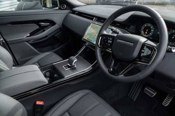 2026 Land Rover Range Rover Evoque L551 P250 Dynamic SE SUV image 7