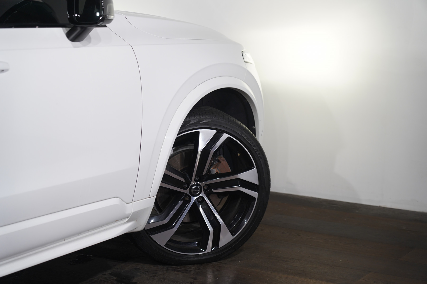 2020 Volvo XC90 T6 R-Design (Awd) SUV Image 11