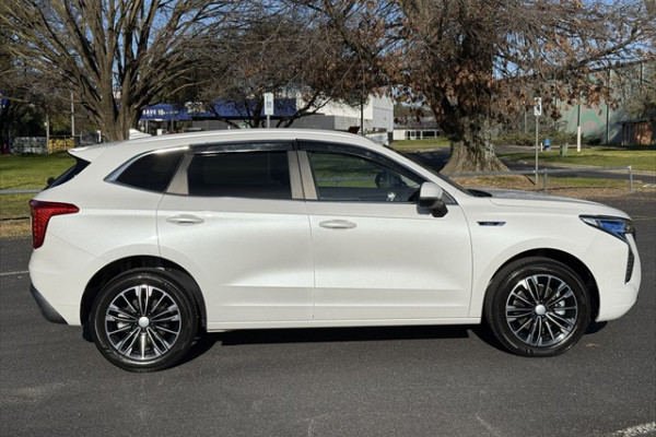 2022 Haval Jolion A01 Ultra Hybrid SUV Image 2
