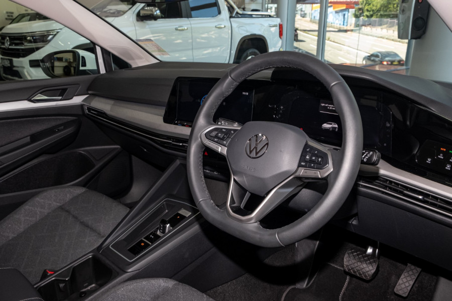 2024 Volkswagen Golf 8 110TSI Life Hatch Image 7
