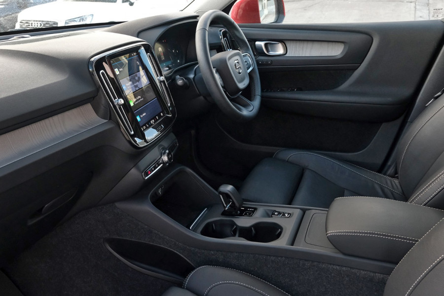 2022 MY23 Volvo XC40 XZ Plus B4 SUV Image 8