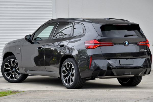 2025 BMW X3 G45 30e xDrive SUV image 2