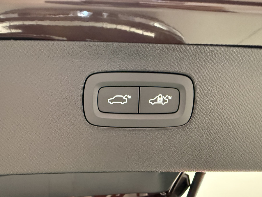 2025 MY26 Volvo XC90 L Series Plus B5 Bright SUV Image 27