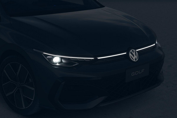 2026 Volkswagen Golf 8.5 110TSI R-Line Hatch Image 4
