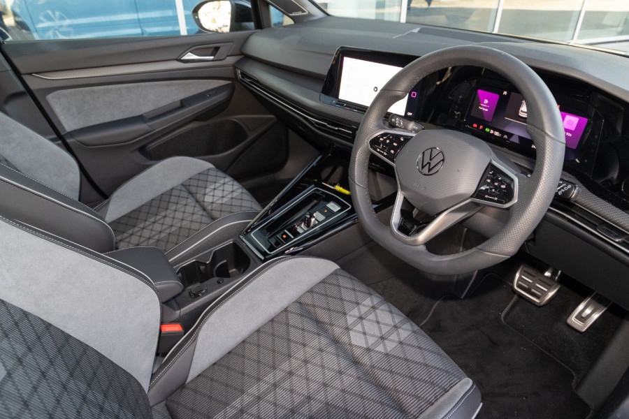2024 Volkswagen Golf 8 110TSI R-Line Hatch Image 7