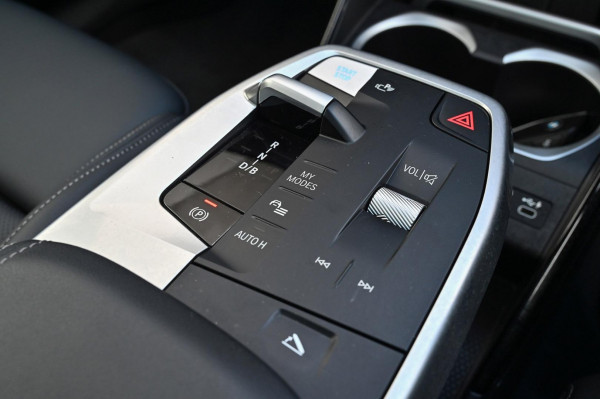 2024 BMW iX1 U11 xDrive30 M Sport SUV image 16