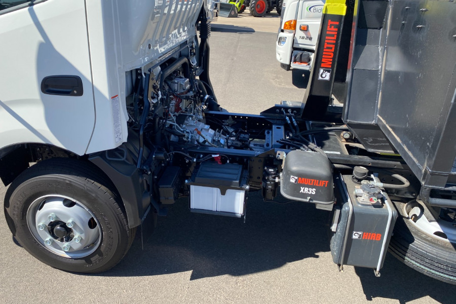 2024 Hino 921 Hook Lift 300-Series Tipping Tray Image 19