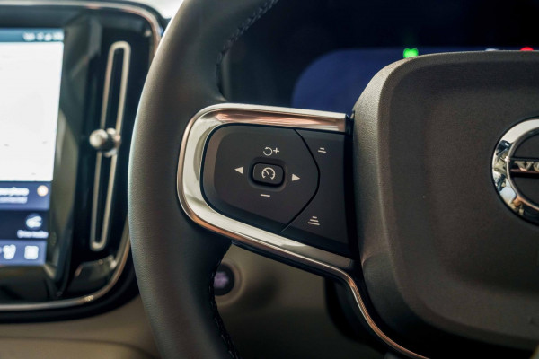 2026 Volvo XC40 XZ Ultra B4 Bright SUV Image 19