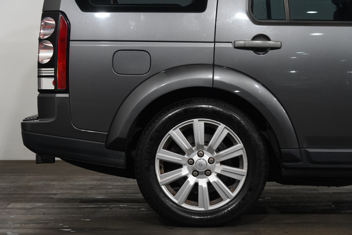 2015 Land Rover Discovery 3.0 Tdv6 SUV Image 6