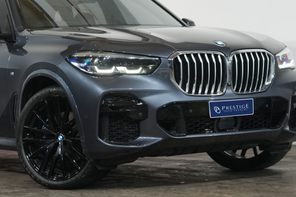 2022 BMW X5 xDrive30d SUV Image 2
