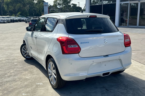 2024 Suzuki Swift AZ Series II GL Plus Hatch Image 3