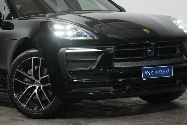 2024 Porsche Macan T SUV Image 2
