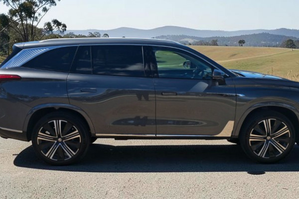 2026 MY25 MG QS IS31 Essence SUV Image 2