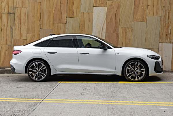 2025 Audi A5 B10 TFSI 150kW S line Sedan image 3