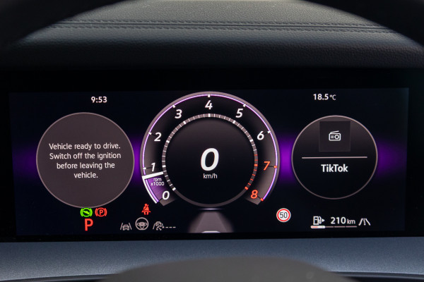 2025 Volkswagen Tayron R4 195TSI R-Line SUV image 11