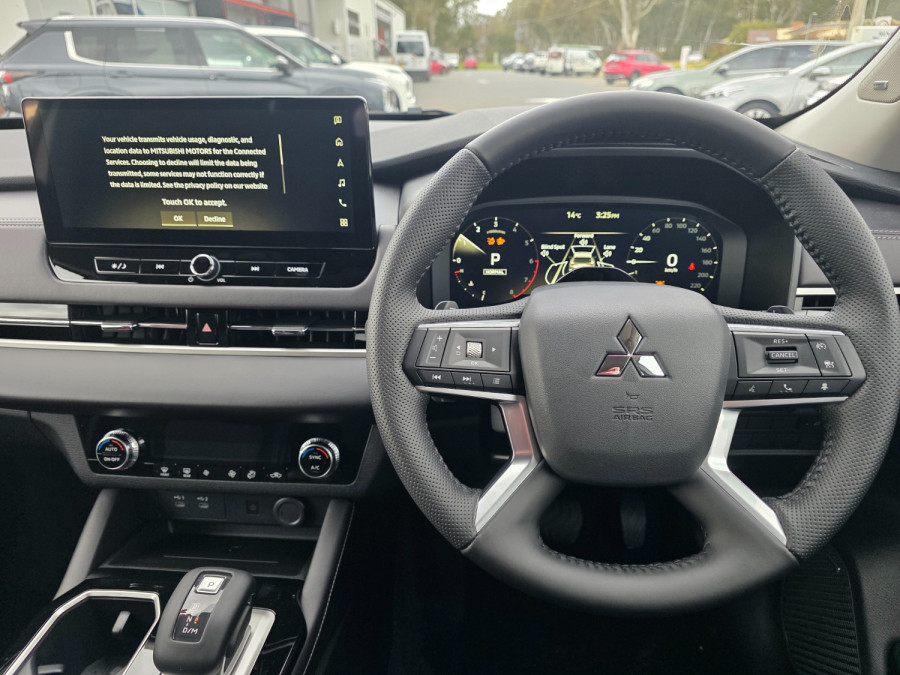 2025 Mitsubishi Outlander ZM LS SUV Image 15