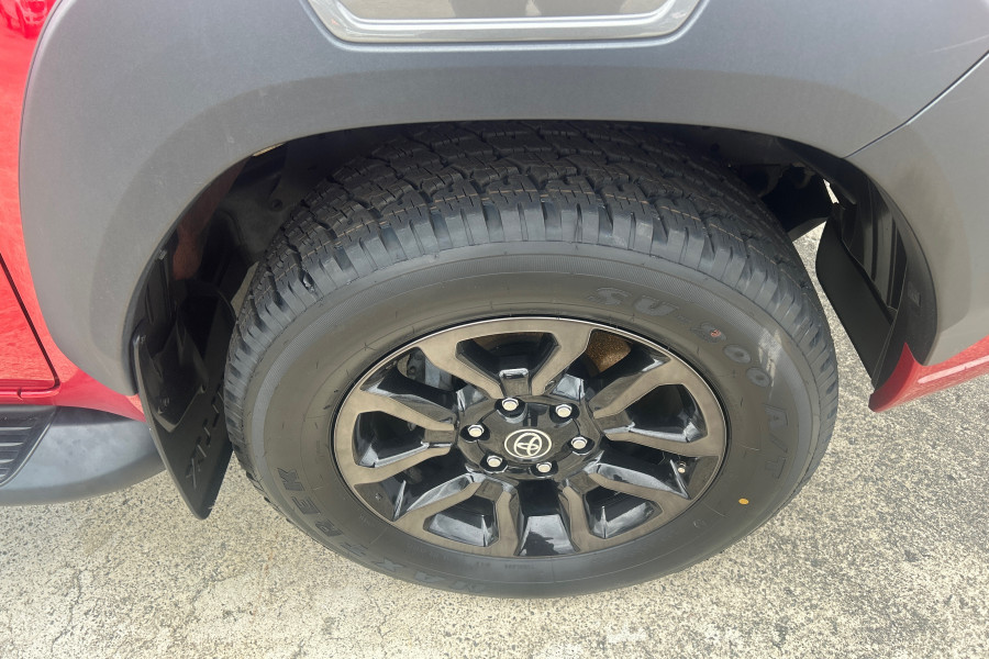 2022 Toyota HiLux GUN126R Rogue Double-Cab Pick-Up Image 17