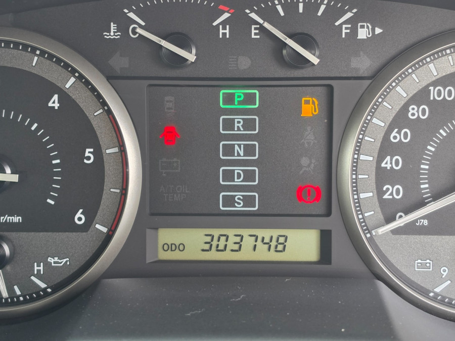 2011 MY10 Toyota LandCruiser VDJ200R GXL SUV Image 24