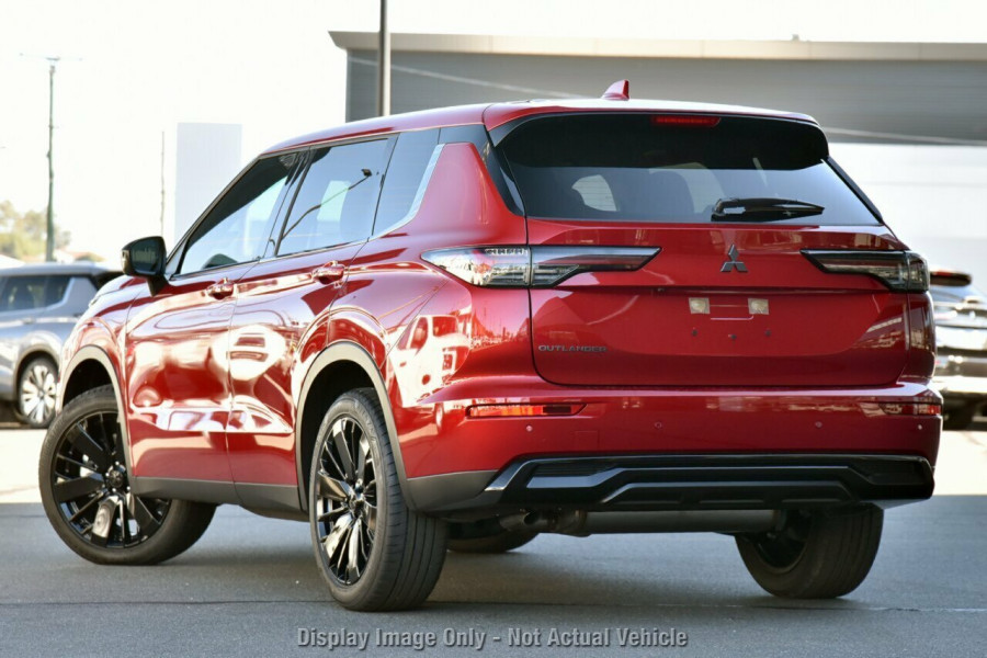 2026 Mitsubishi Outlander ZM Black Edition SUV Image 3