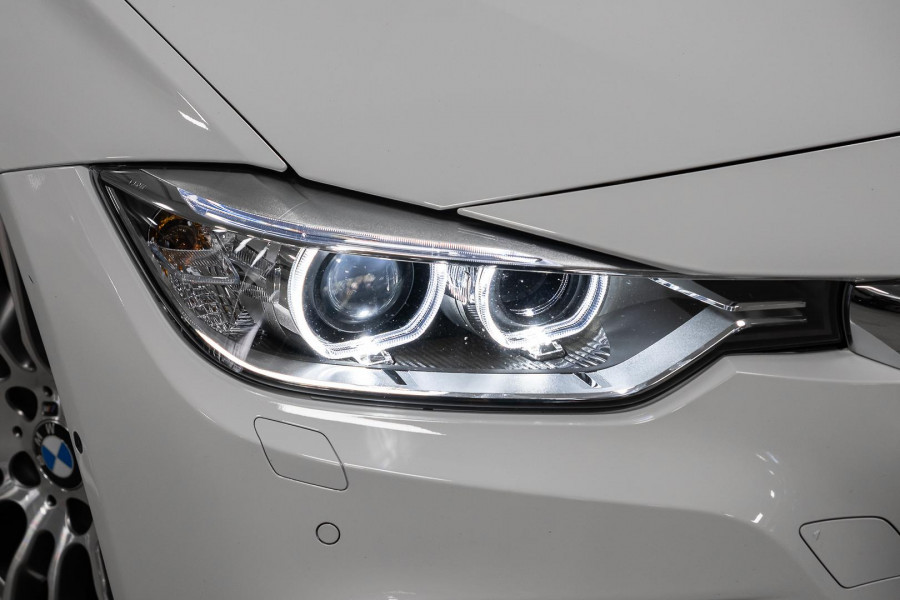2015 BMW 3 Series F30 316i Sport Line Sedan