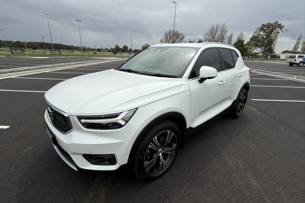 2020 Volvo XC40 XZ T4 Inscription SUV Image 8