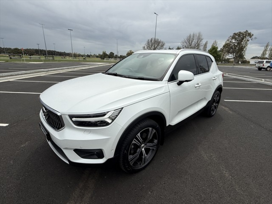 2020 Volvo XC40 XZ T4 Inscription SUV Image 8