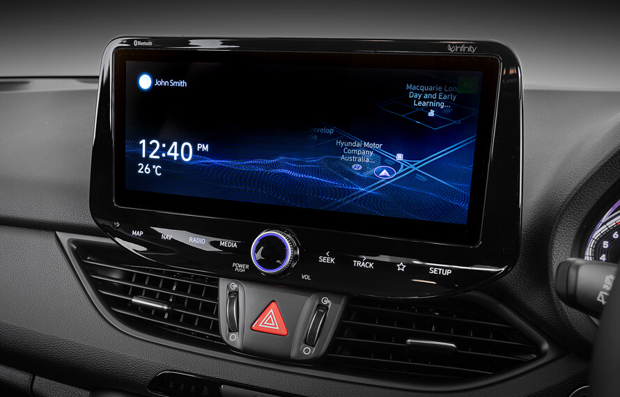 i30 Hatch Stunning digital display.