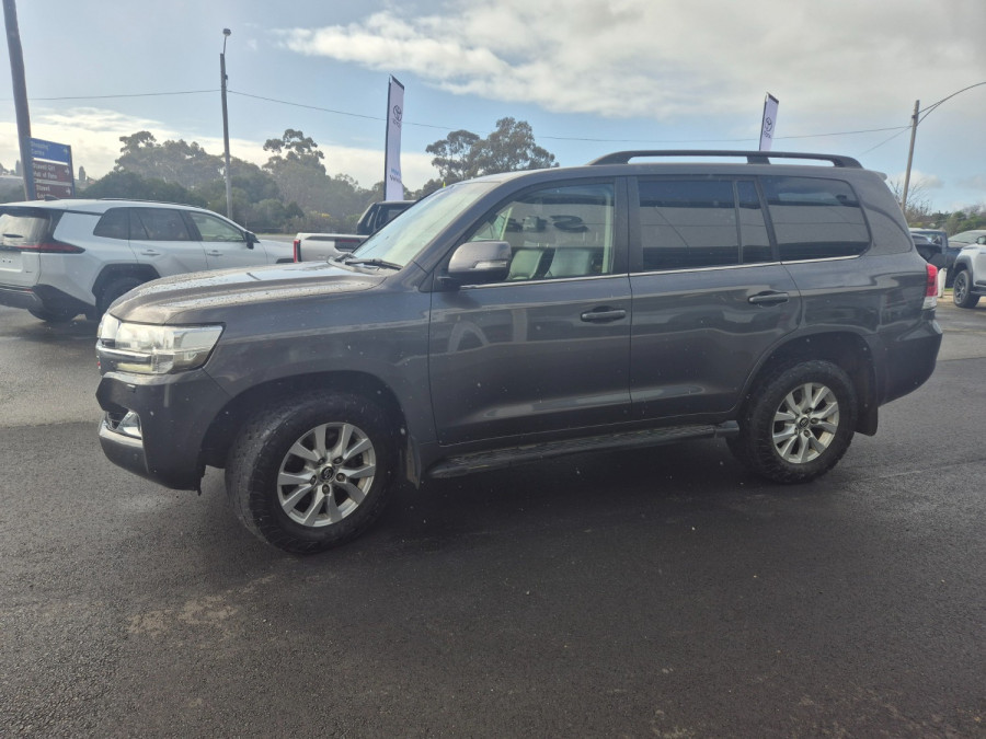 2019 Toyota LandCruiser VDJ200R VX SUV Image 8
