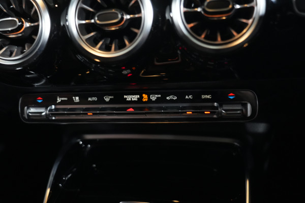 2022 Mercedes-Benz A-Class 4matic Hatch image 17