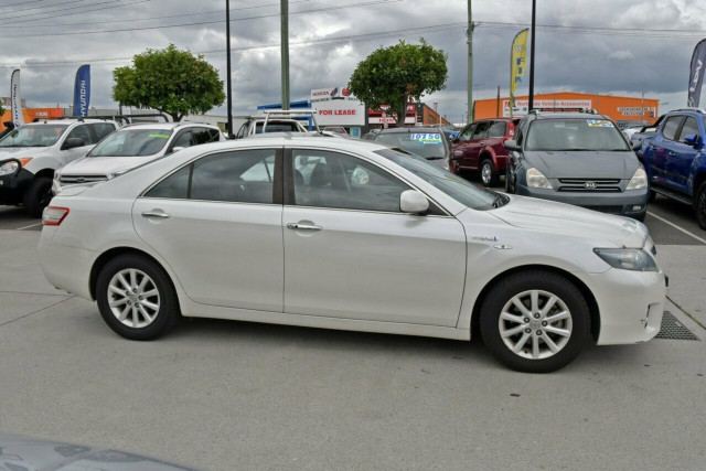 2011 Toyota Camry Hybrid Luxury 7 of 19