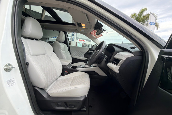 2021 MY22 Mitsubishi Outlander ZM Exceed SUV Image 11