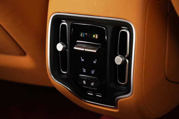 2021 Aston Martin DBX 1913 Edition SUV Image 40