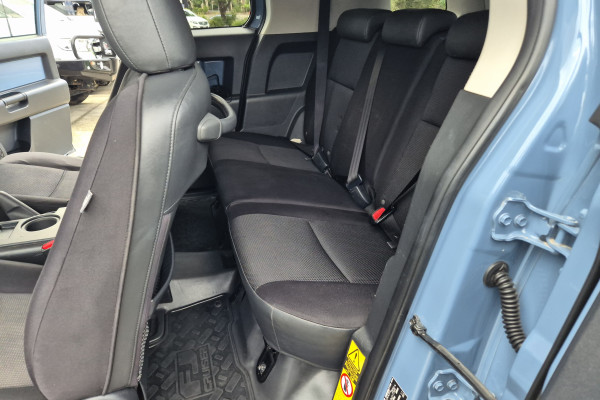 2015 MY14 Toyota FJ Cruiser GSJ15R SUV Image 31