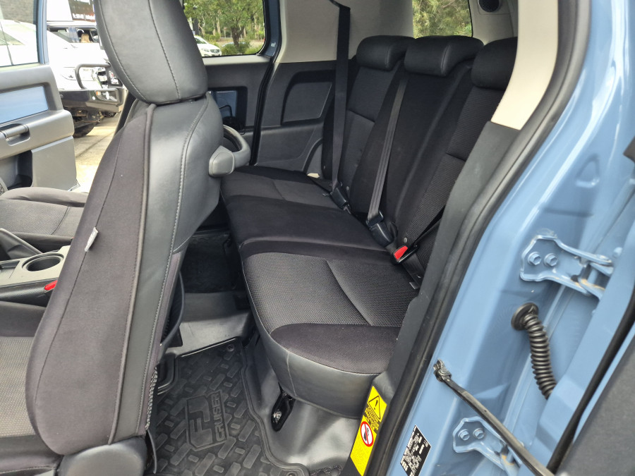 2015 MY14 Toyota FJ Cruiser GSJ15R SUV Image 31