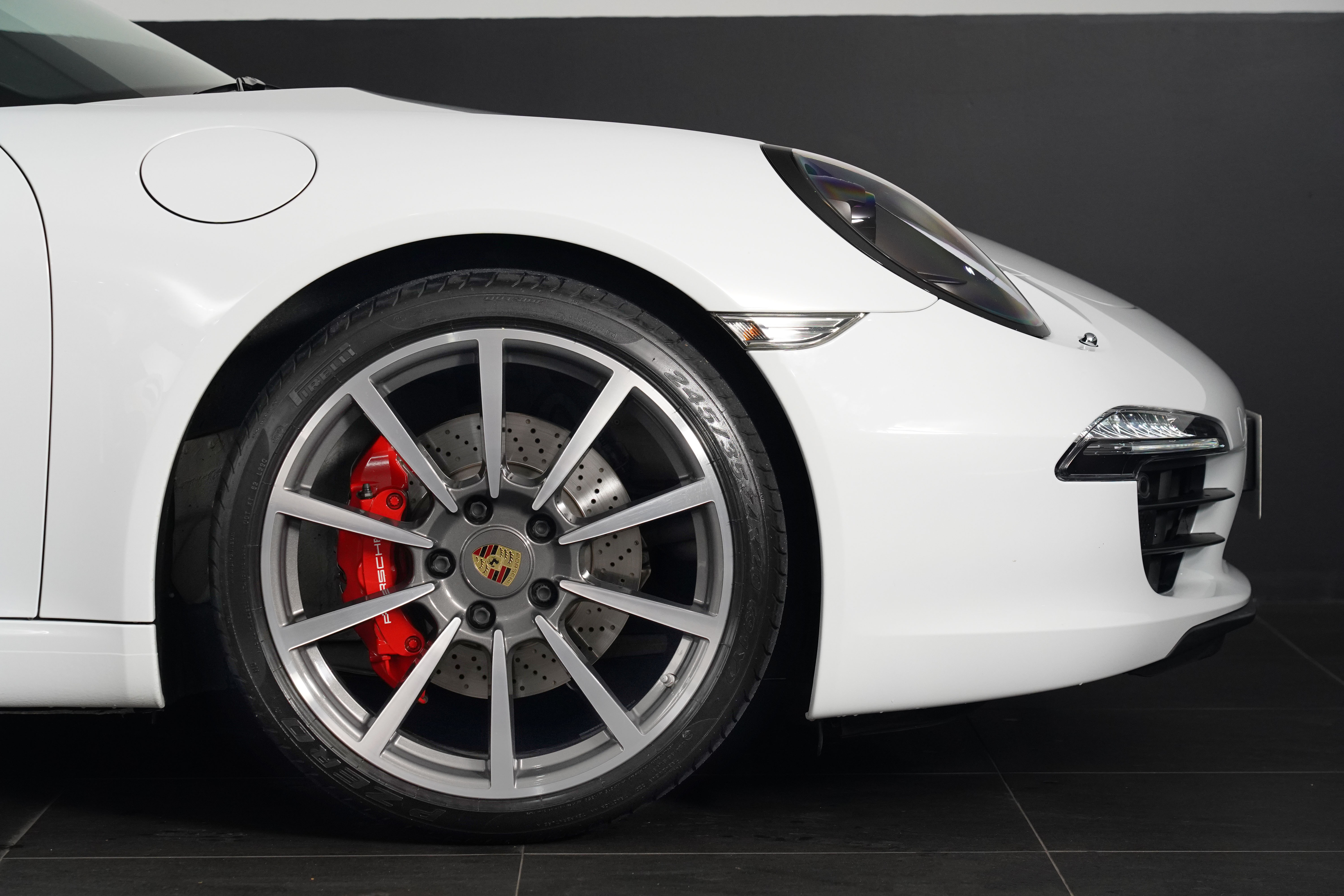 2015 Porsche 911 Carrera S Coupe Image 16