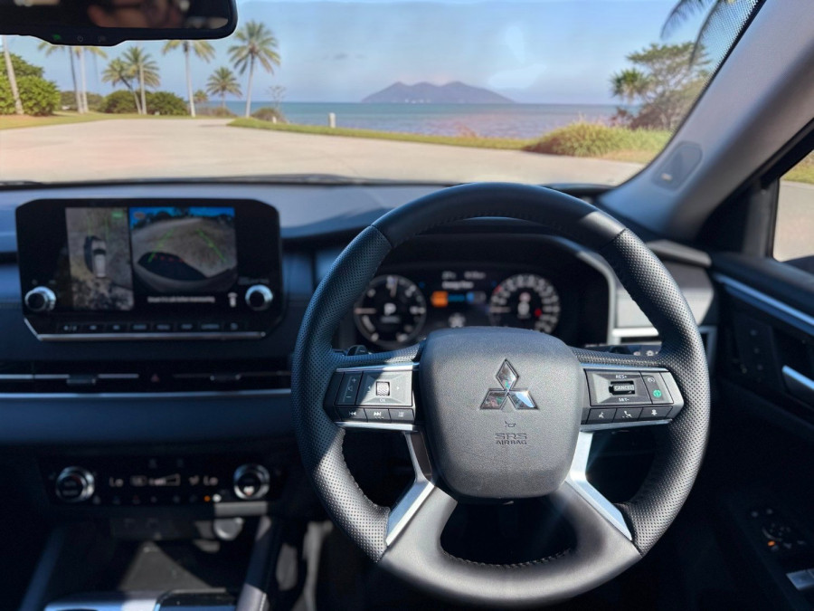 2024 Mitsubishi Outlander ZM PHEV Exceed SUV Image 8