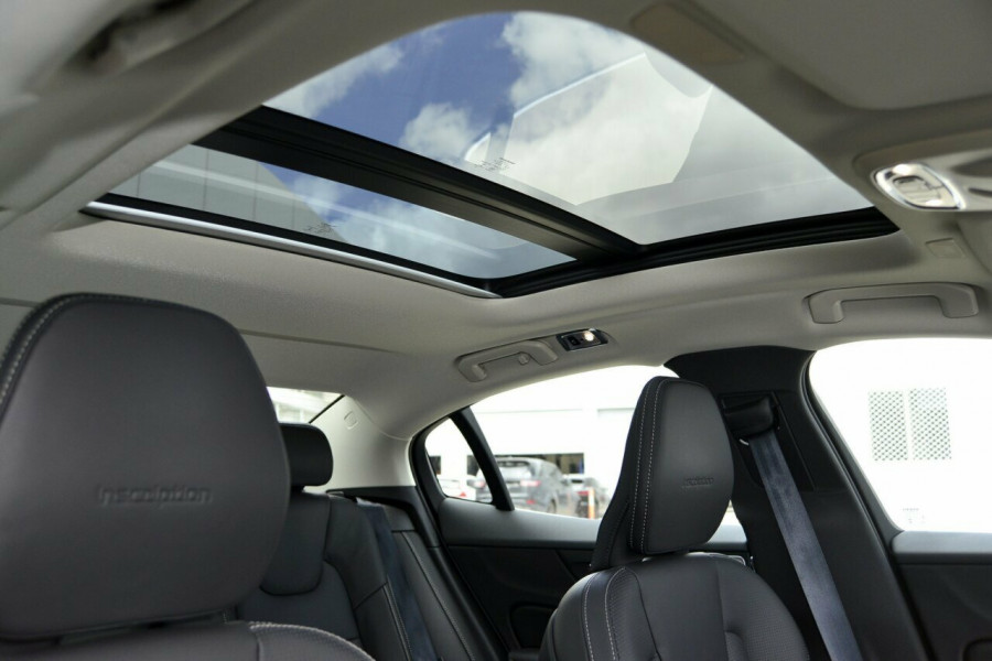 2019 MY20 Volvo S60 Z Series T5 Inscription Sedan Image 15