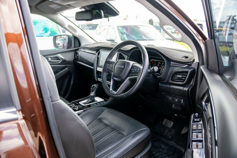 2022 MY23 Isuzu MU-X RJ LS-T SUV Image 18