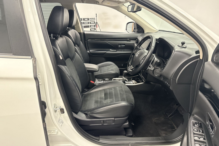 2019 Mitsubishi Outlander ZL LS SUV Image 19