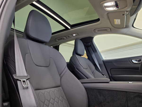 2025 MY26 Volvo XC60 UZ Plus T8 Plug-in Hybrid Dark SUV image 14