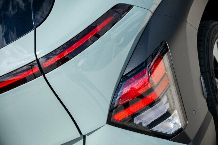 2025 Hyundai KONA SX2.V2 Premium SUV Image 7