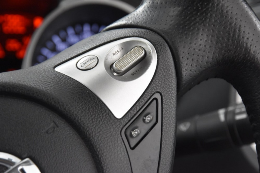 2014 Nissan JUKE F15 Ti-S Hatchback Image 13